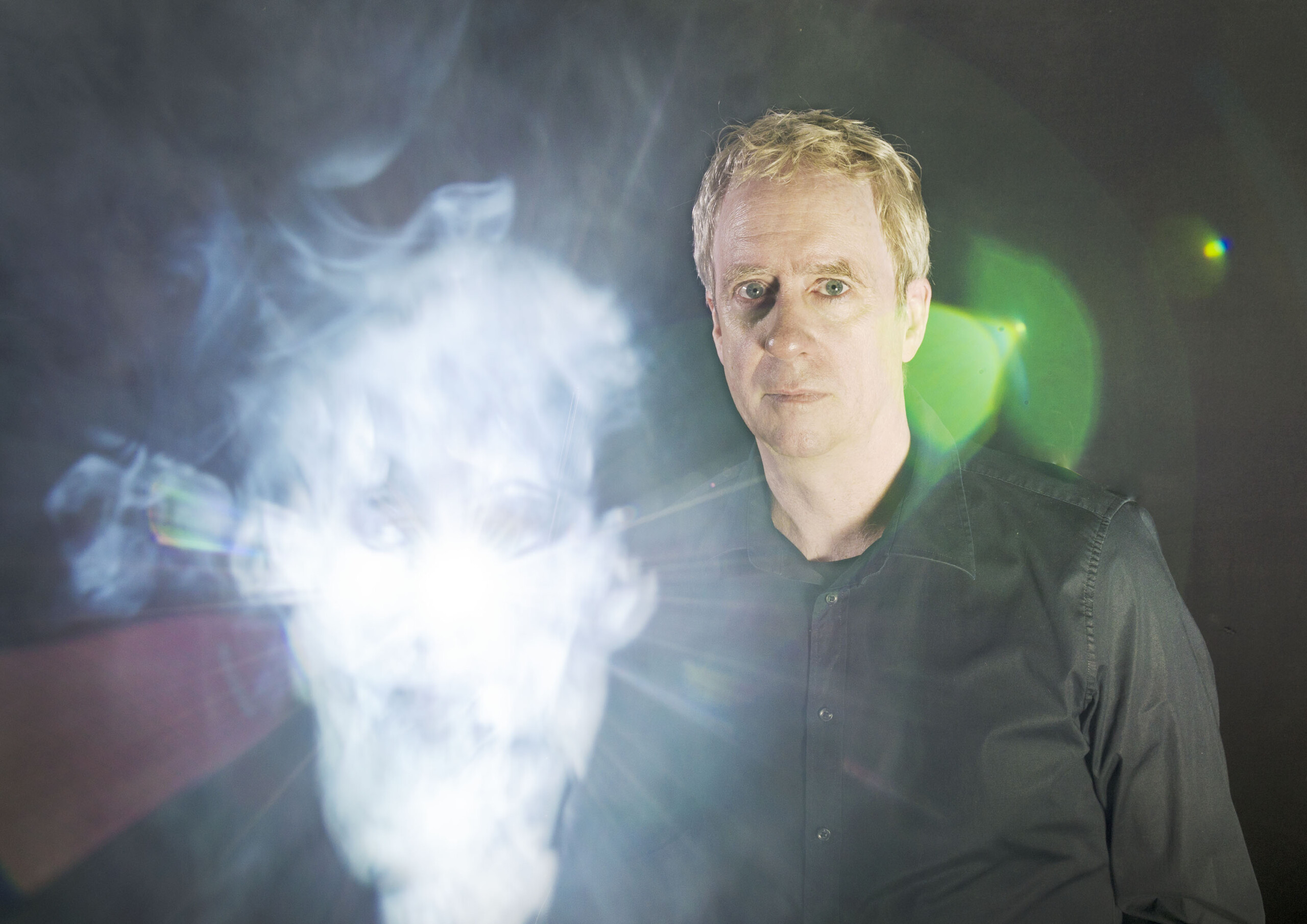 portrait of artist Tony Oursler